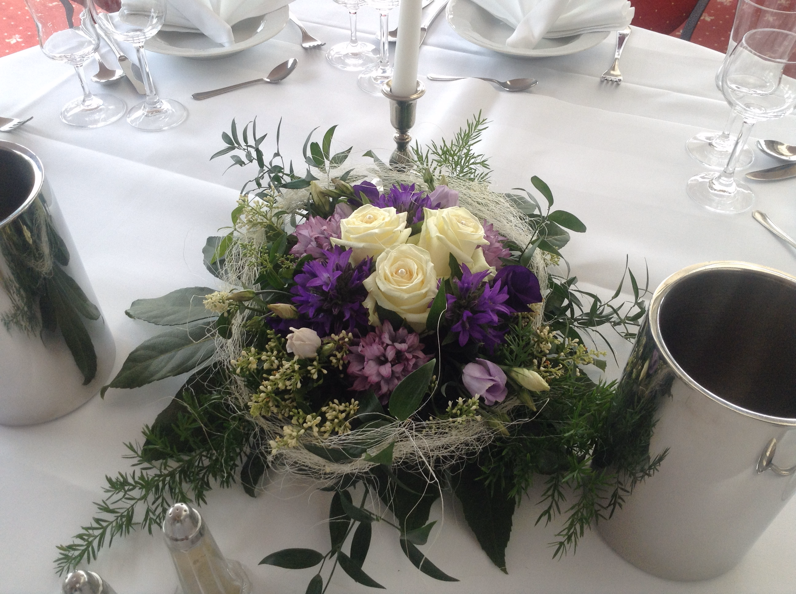 Handgebundener Blumenstrauß von Löwenzahn Floristik