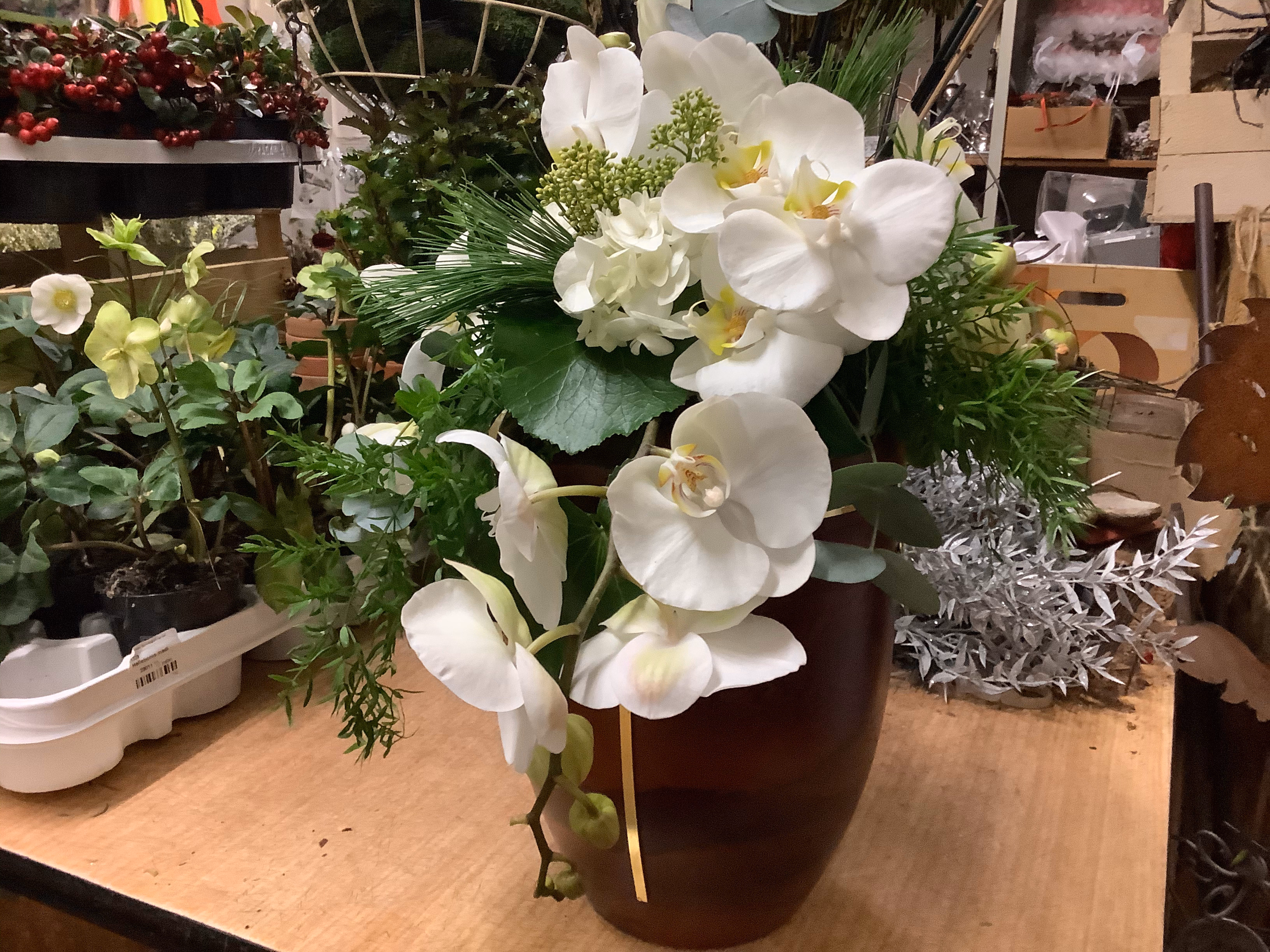 Eleganter Strauß in cremefarbenen Tönen