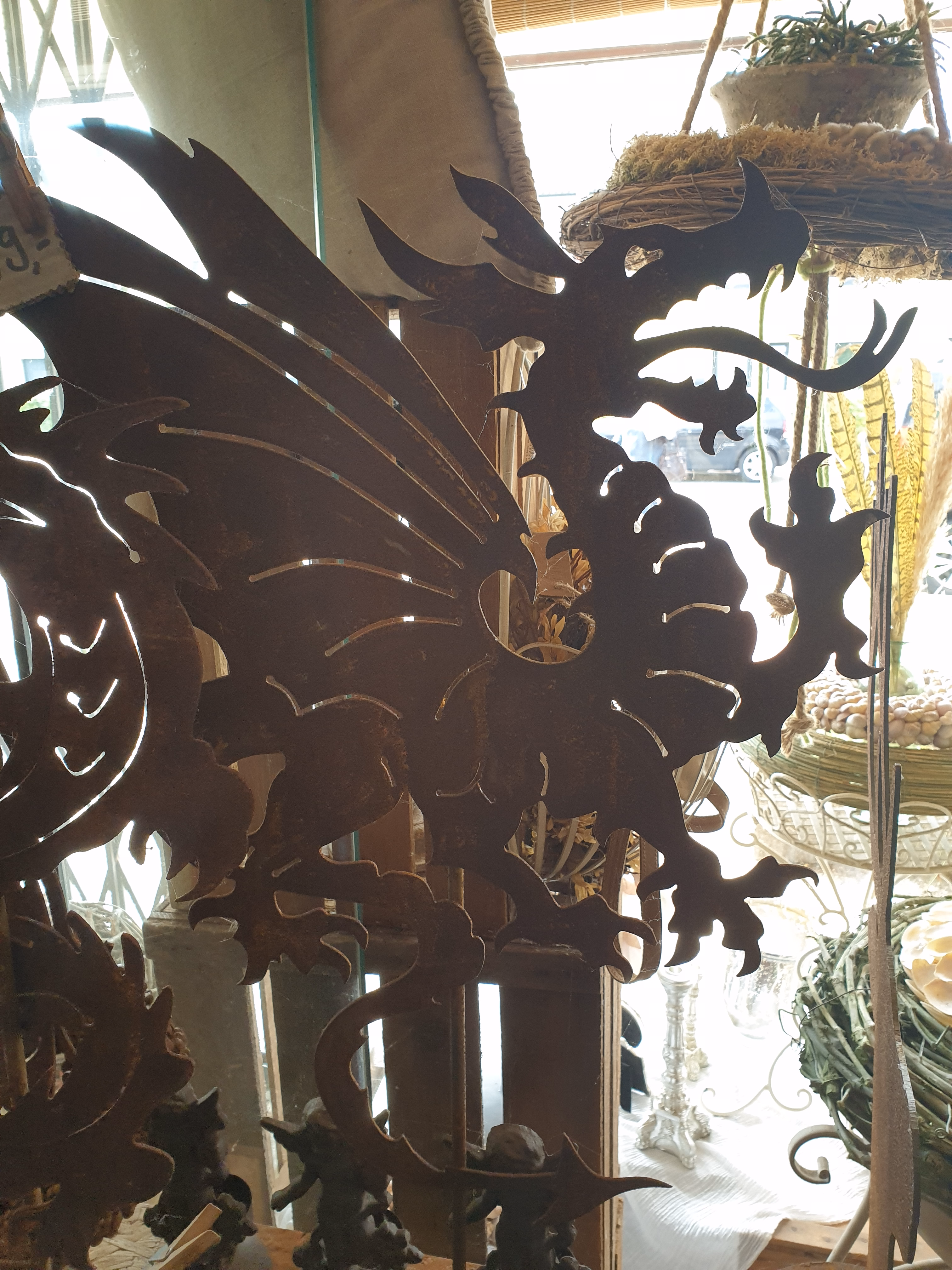 Gartenaccessoires und Skulpturen mit natürlicher Patina