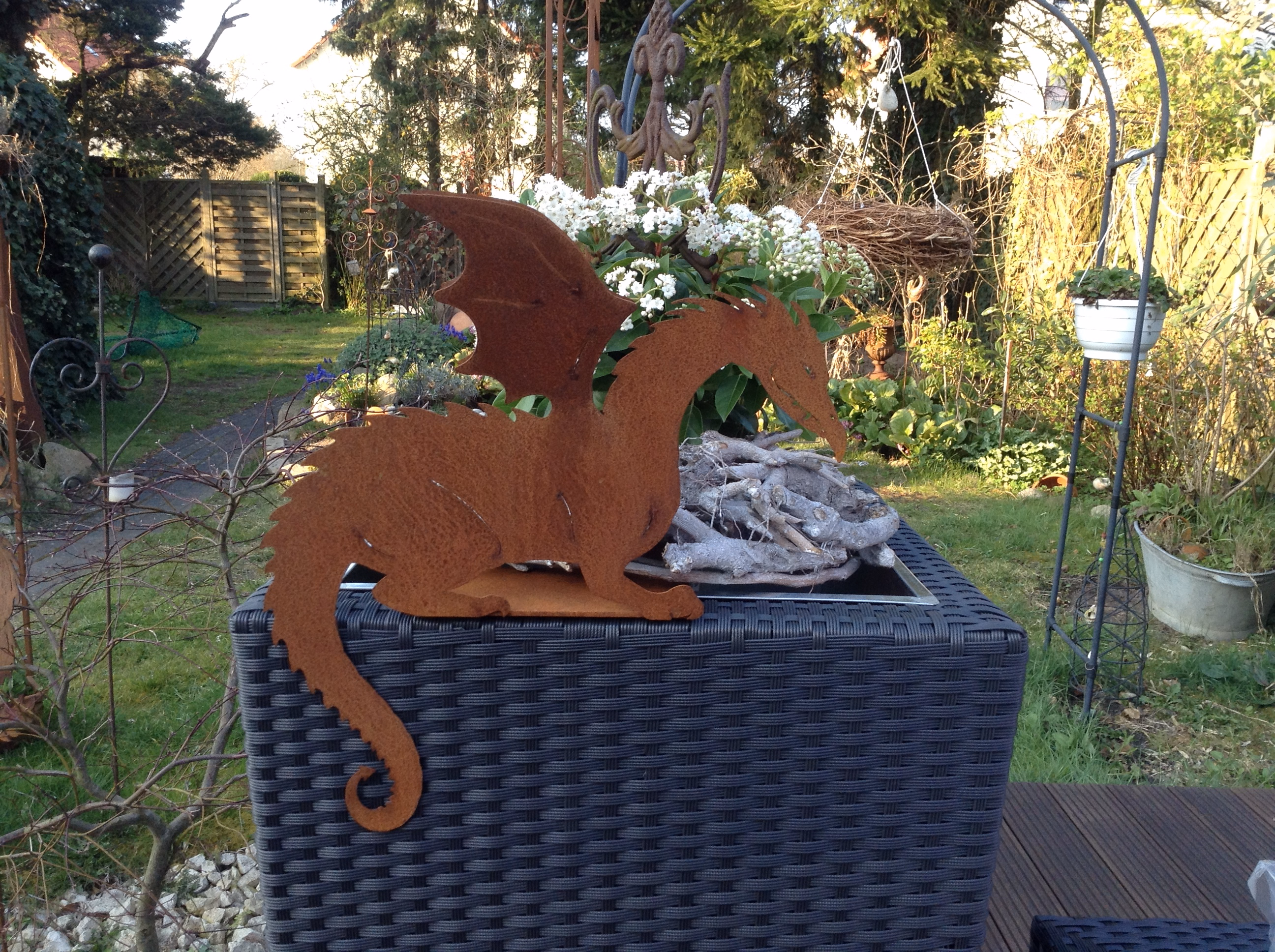 Rustikale Gartendekoration mit Patina